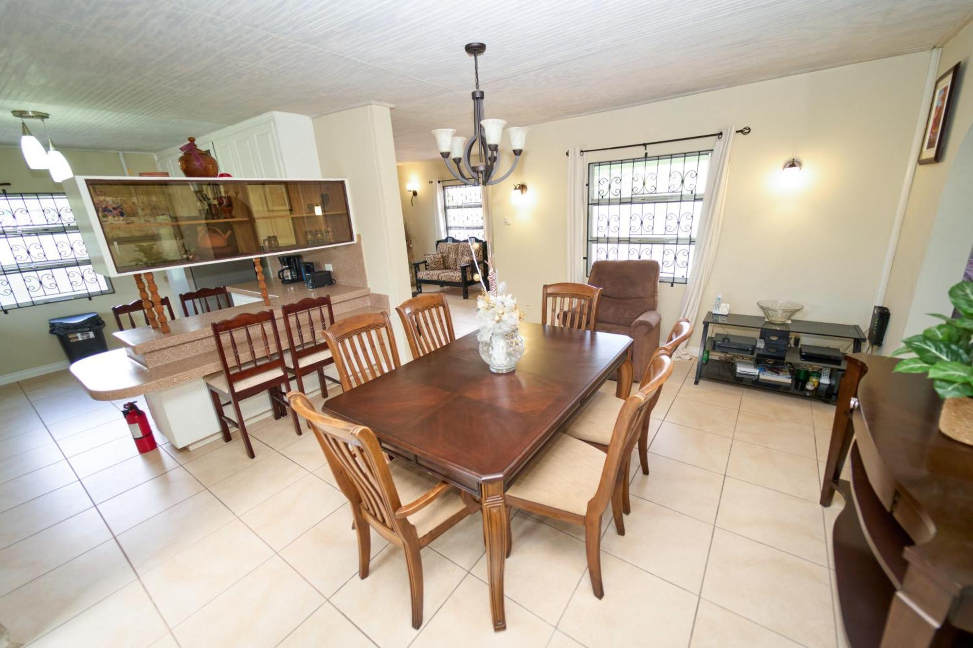 Spacious 3-Bedroom Home - Regency Park Bridgetown Dış mekan fotoğraf