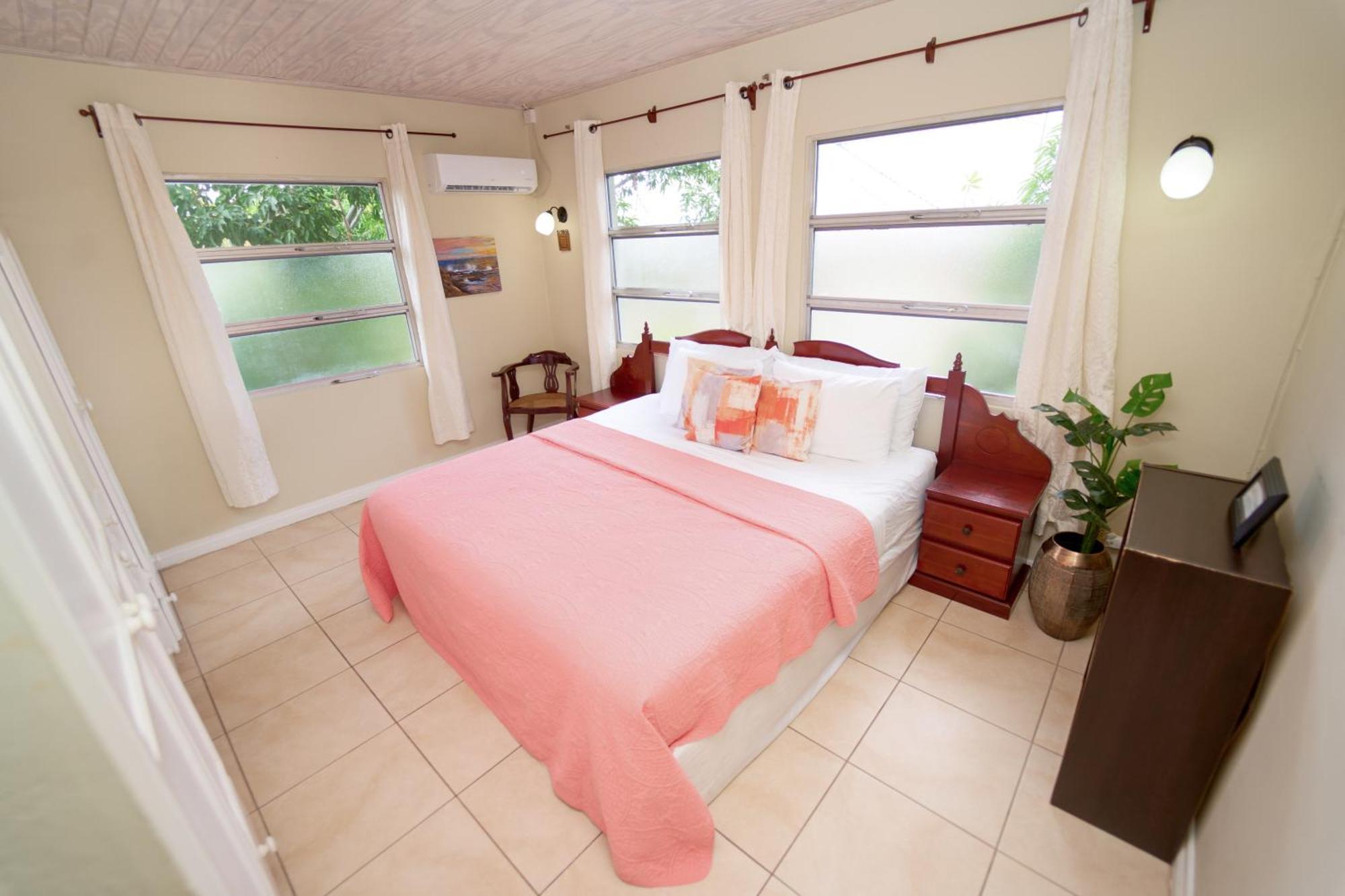 Spacious 3-Bedroom Home - Regency Park Bridgetown Dış mekan fotoğraf