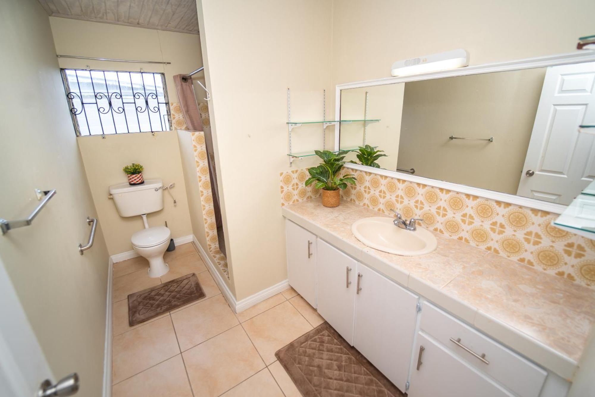 Spacious 3-Bedroom Home - Regency Park Bridgetown Dış mekan fotoğraf