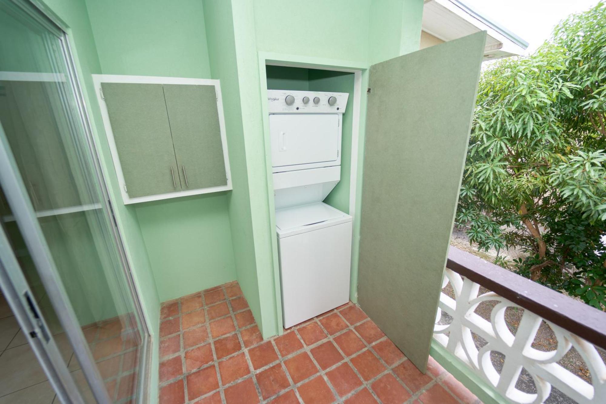 Spacious 3-Bedroom Home - Regency Park Bridgetown Dış mekan fotoğraf